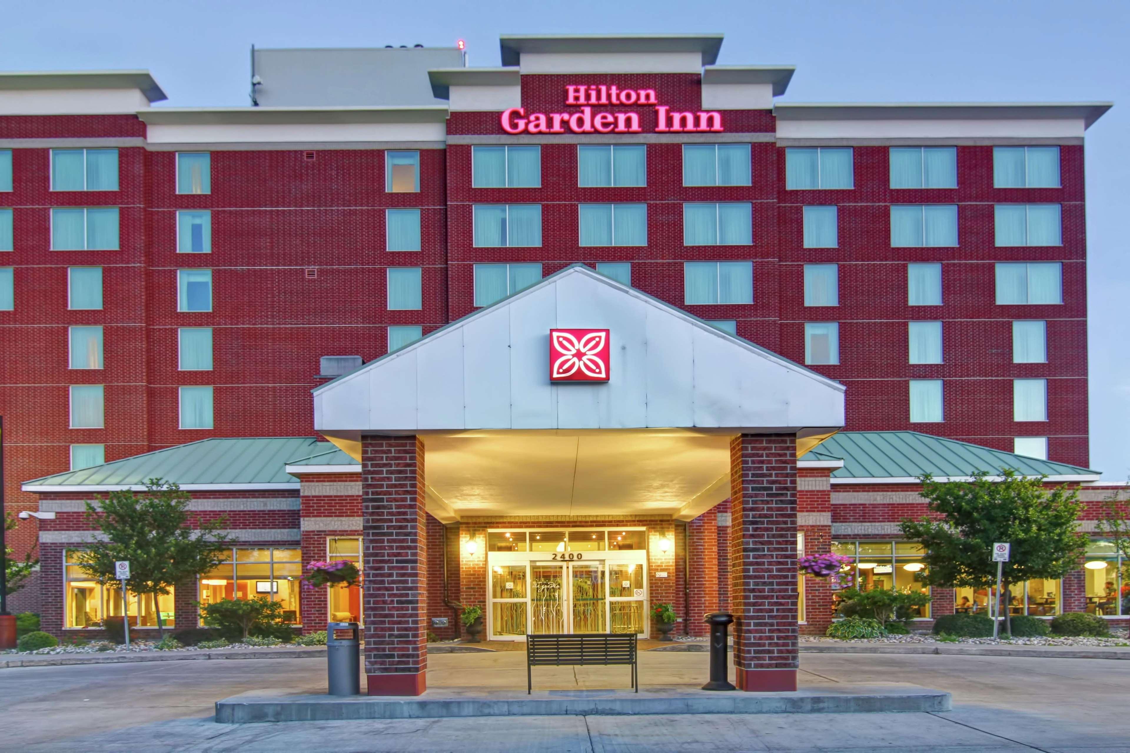 Hilton Garden Inn Ottawa Airport Exterior photo